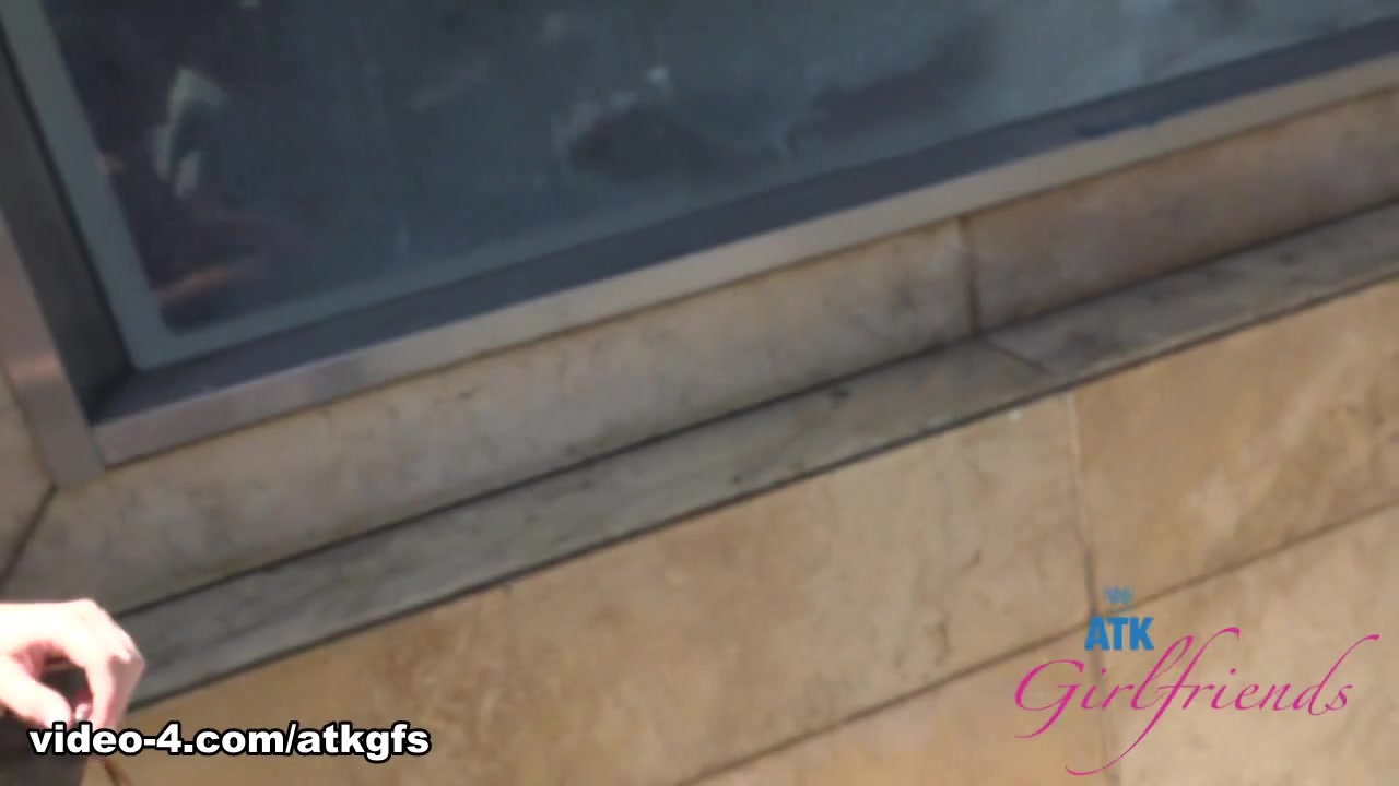 Reese Robbins : Virtual Date Movie - ATKGirlfriends