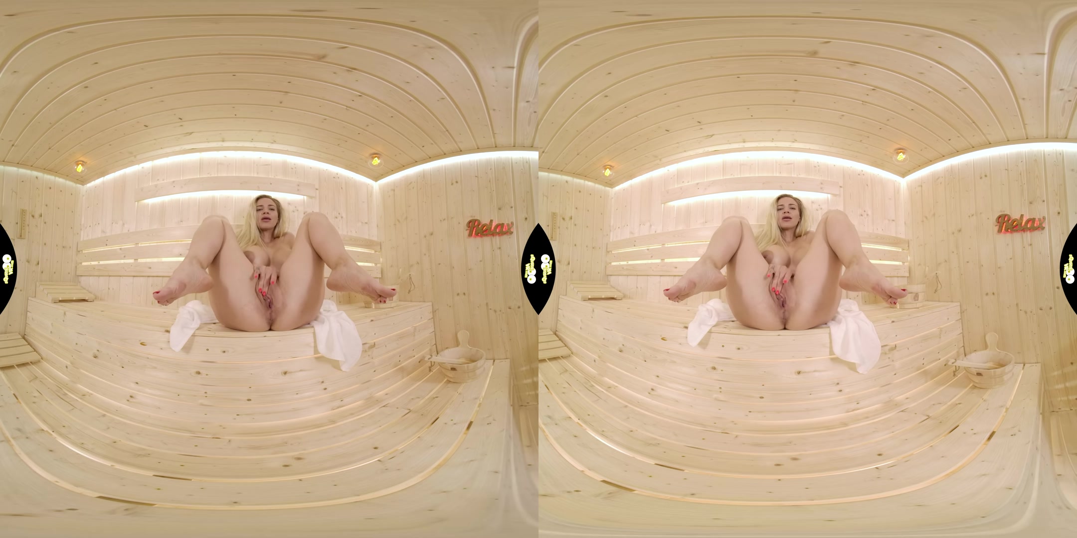 Play in Sauna - SqueezeVR