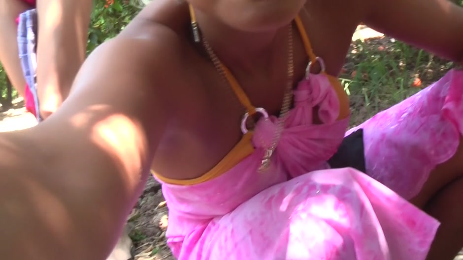 Margo & Aspen & Jocelyn in hot babe gives head in an outdoor sex scene