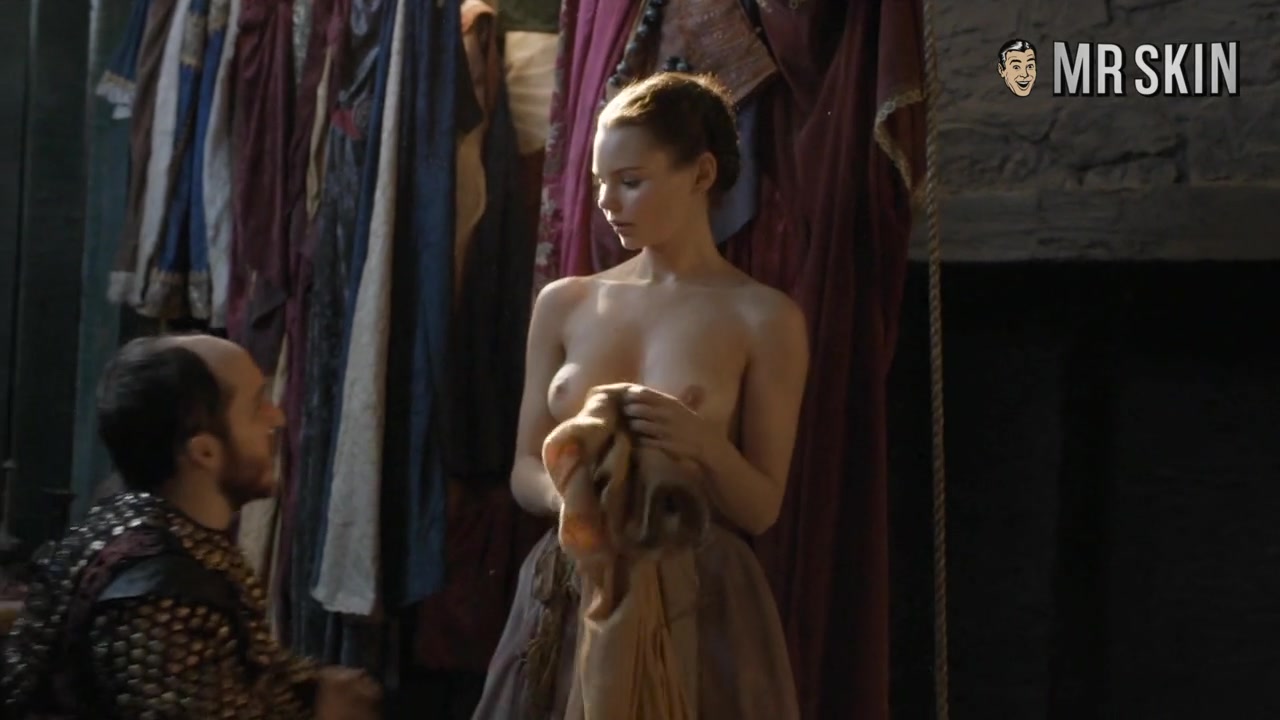 White Queen Anne Hathaway Will Smoke Your Caterpillar - Mr.Skin