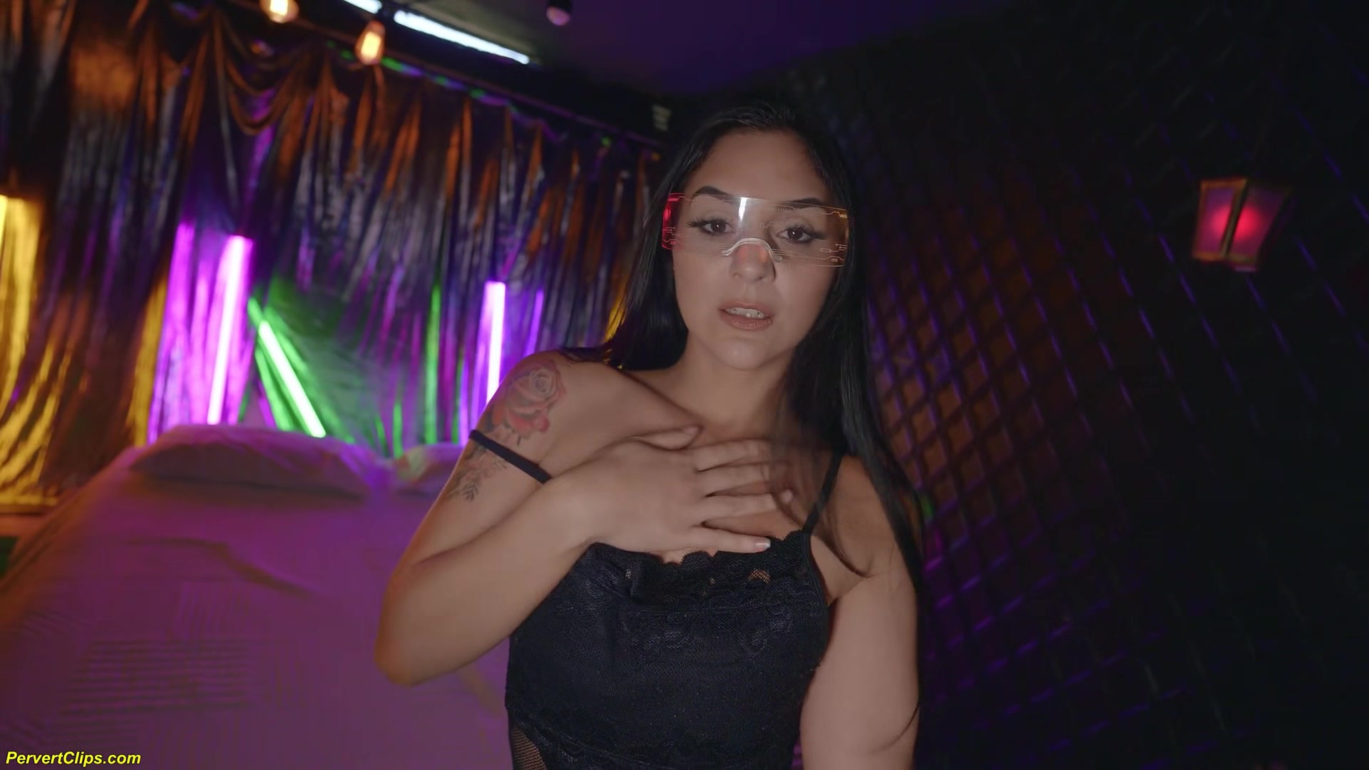 Skinny 18yo Teen Gets Extreme Fist Fucked