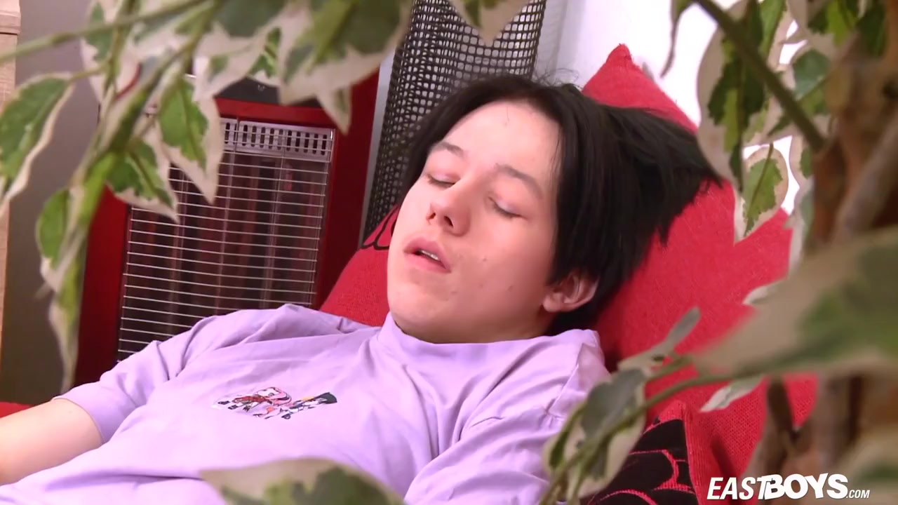 Rough Sex Next To Hairless Gay Kevin At The Castings