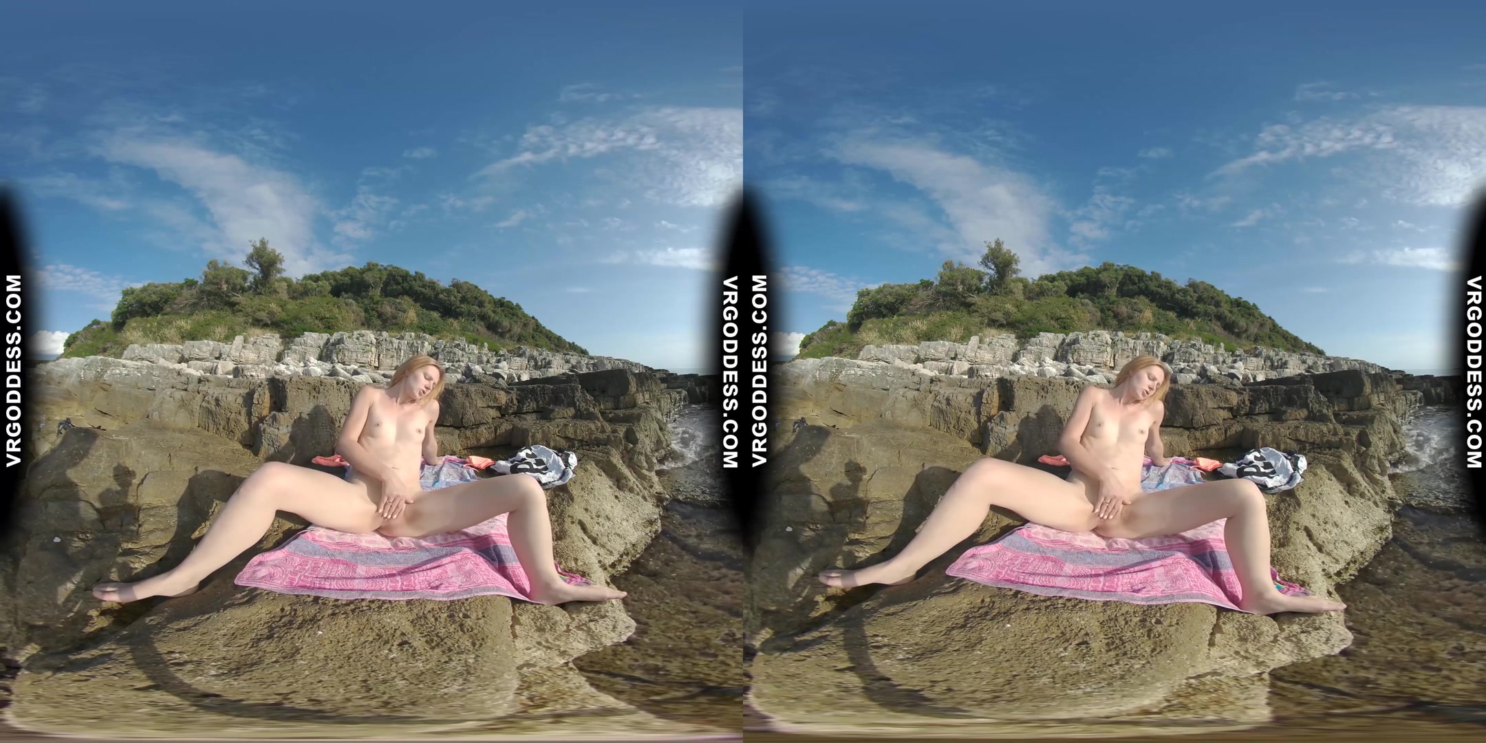 Risky Public Beach Masturbating On Vacation With Hot Ginger Lea Sunbathing And Vibrating Rfo
