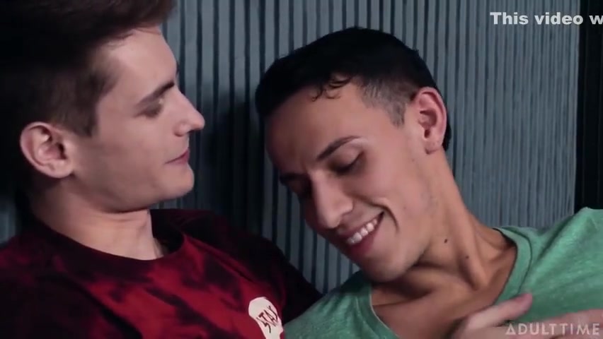 Trevor Harris And Des Irez - Gay World Study Honeys And Kiss Me, Fuck Me