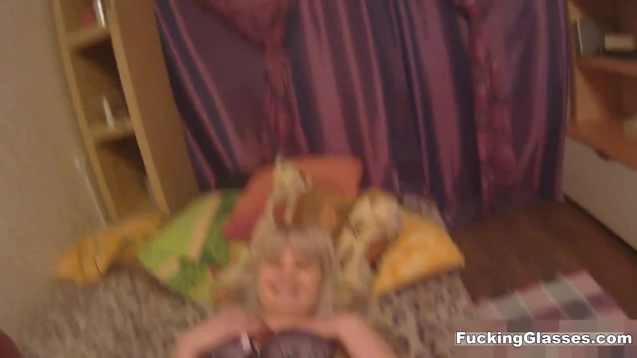 Kira in Fucking snowboarding newbie