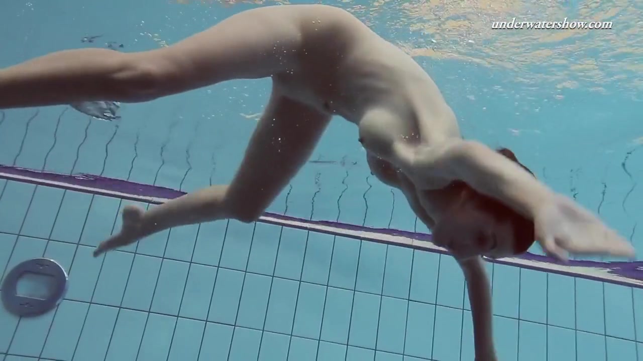 Czech teen 18+ Sima In The Public Swimming Pool Nude