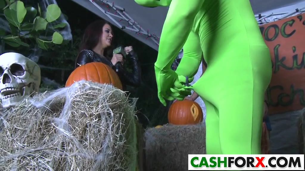 Tight blonde gal gets some bucks