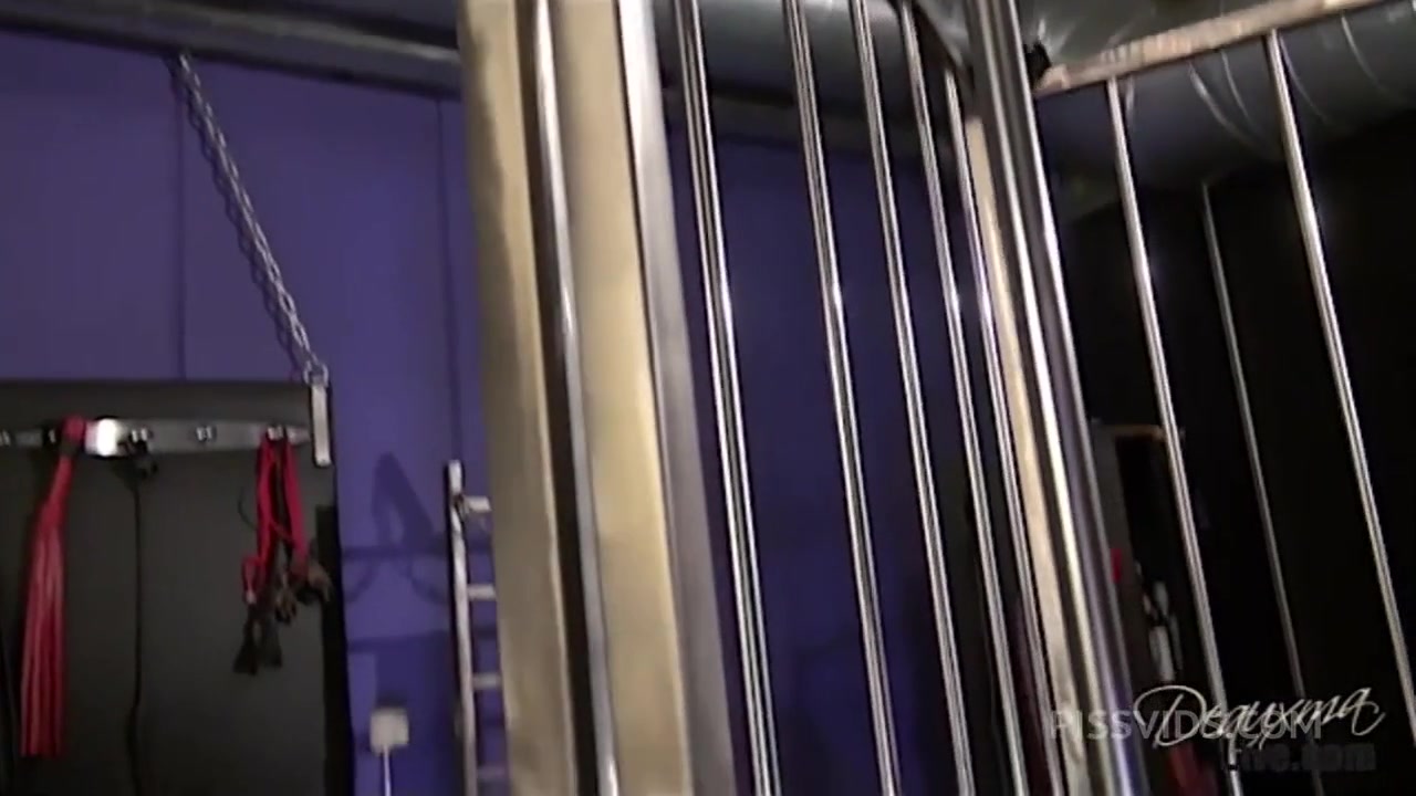 Caged and Squirting - PissVids