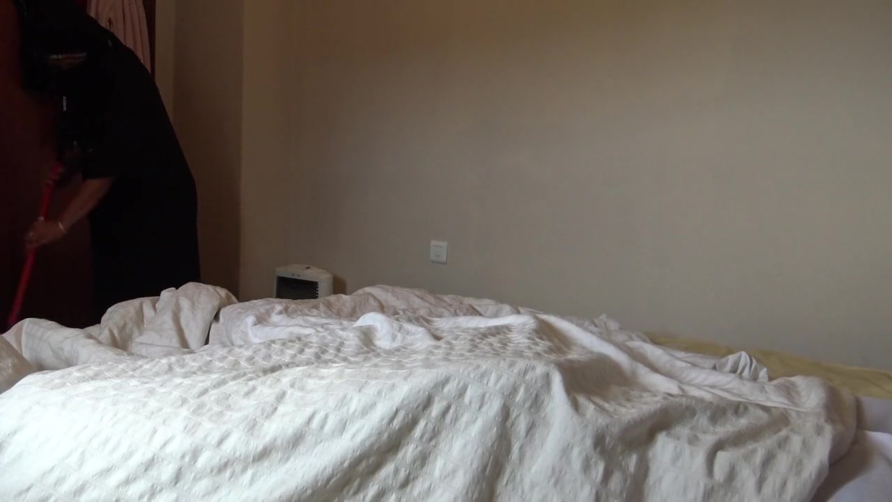 Muslim Maid Has Sex With Big Black Cock In A Hotel Room