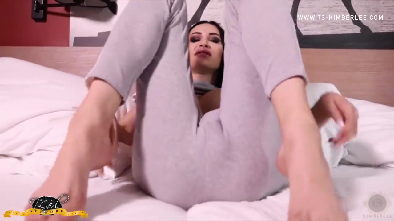Kimberlees Lazy Day At Home Turns Into A Cock Stroking Cum Filled Morning