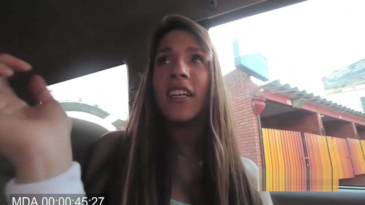 Slim sheshaft jerks her shaft solo