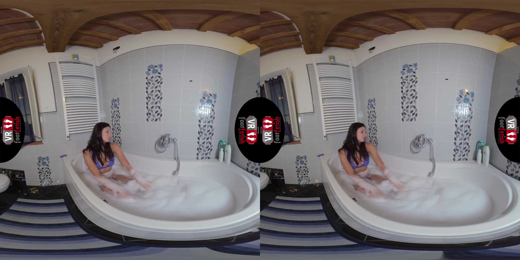 Insanely Sexy Lilian Takes A Bath With Her Nylons On - VRFootFetish