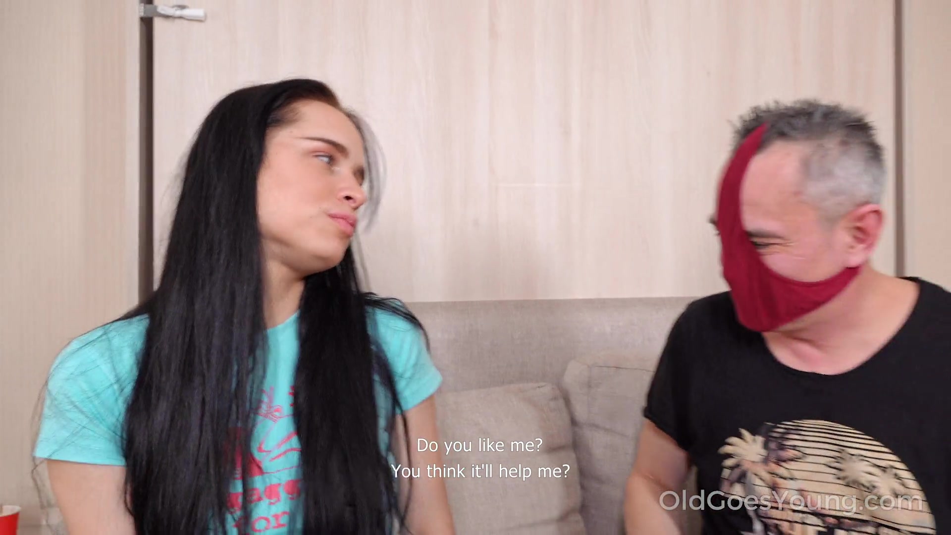 Hottie gets shocked when she finds stranger's panties