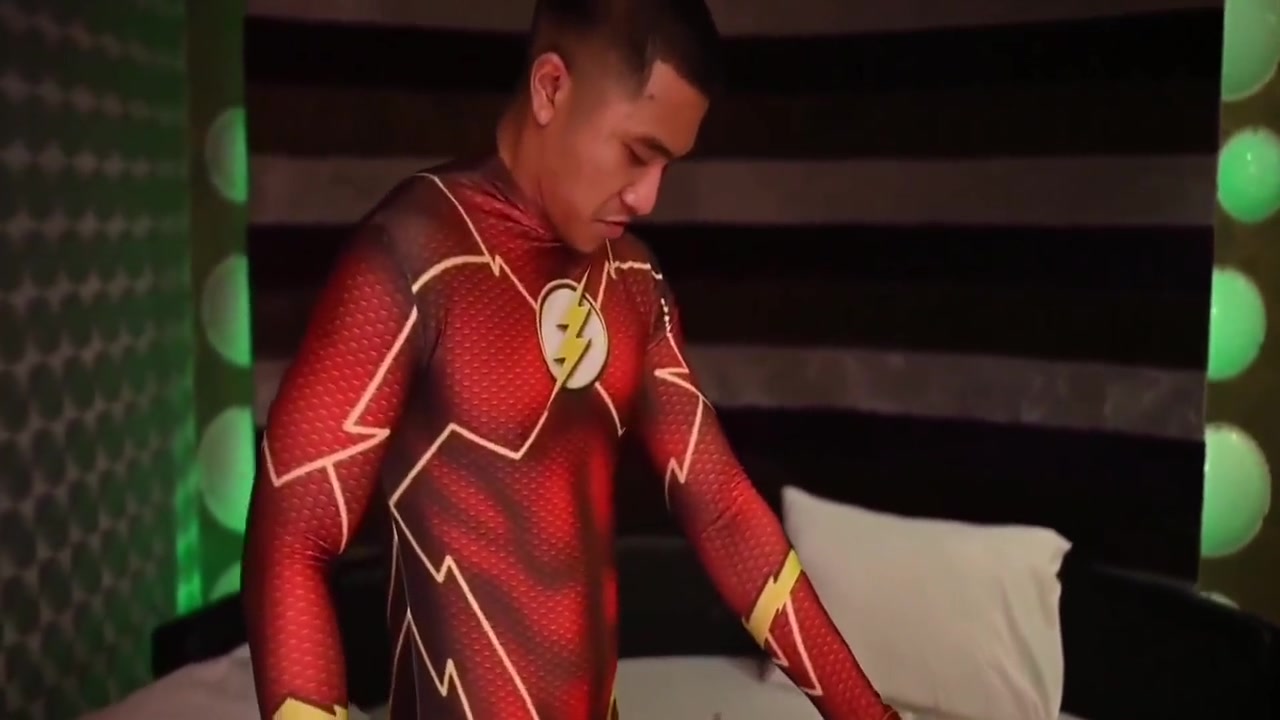 Flash Fudendo Atraves Do Multiverso 31 Min