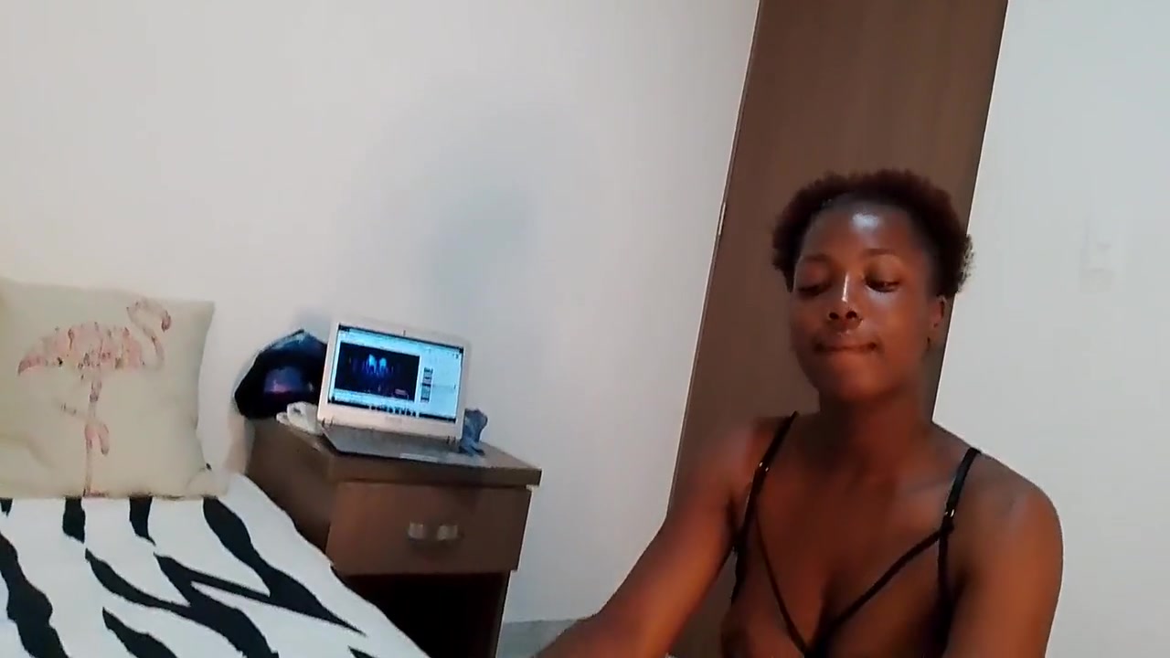 Hot Cute 20yo Horny Stepdaughter With Natural Boobs Opens Door And Shows Stepdad Her Big Ass - Jhodez1