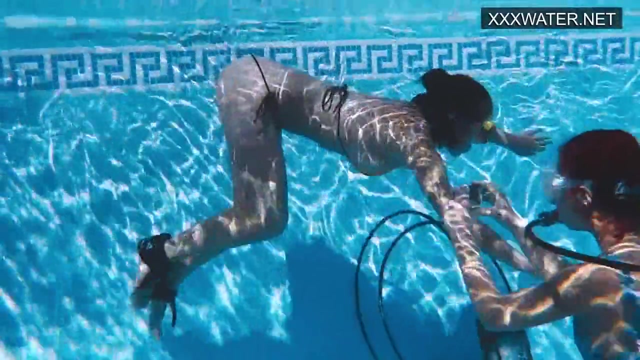Polina Rucheyok Sucks And Fucks Underwater