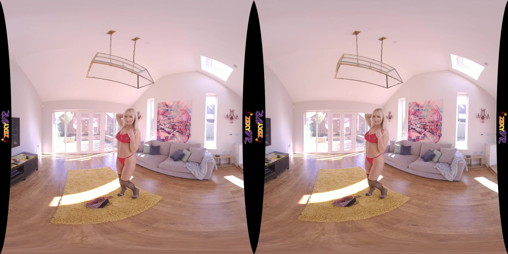 Too Hot featuring Louise - ZexyVR