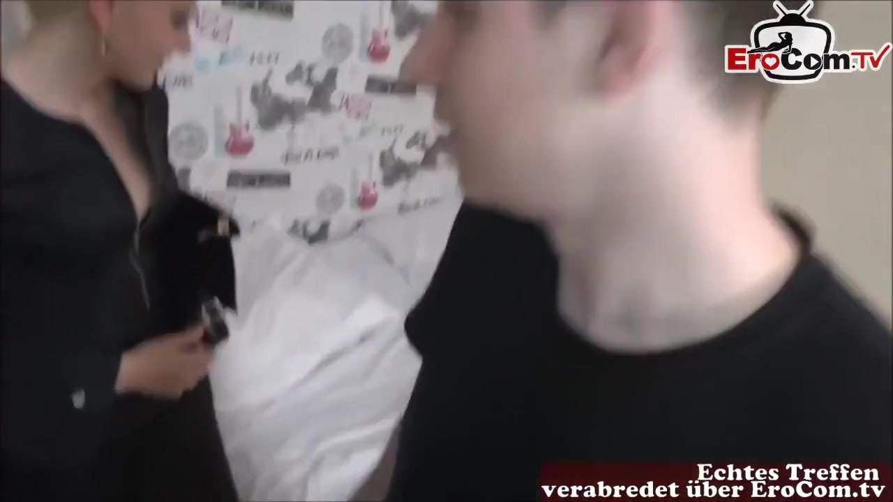Blonde Schlampe Verirrt Sich Im Hausflur Und Wird Von 3 Jungs Aus Einer Wg Gefickt