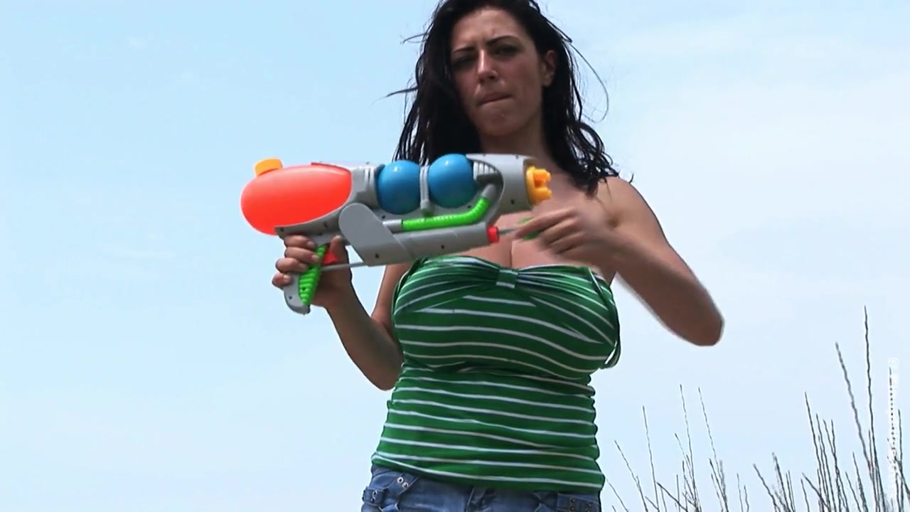 Anya Zenkova - Water Guns 1 - PinupFiles
