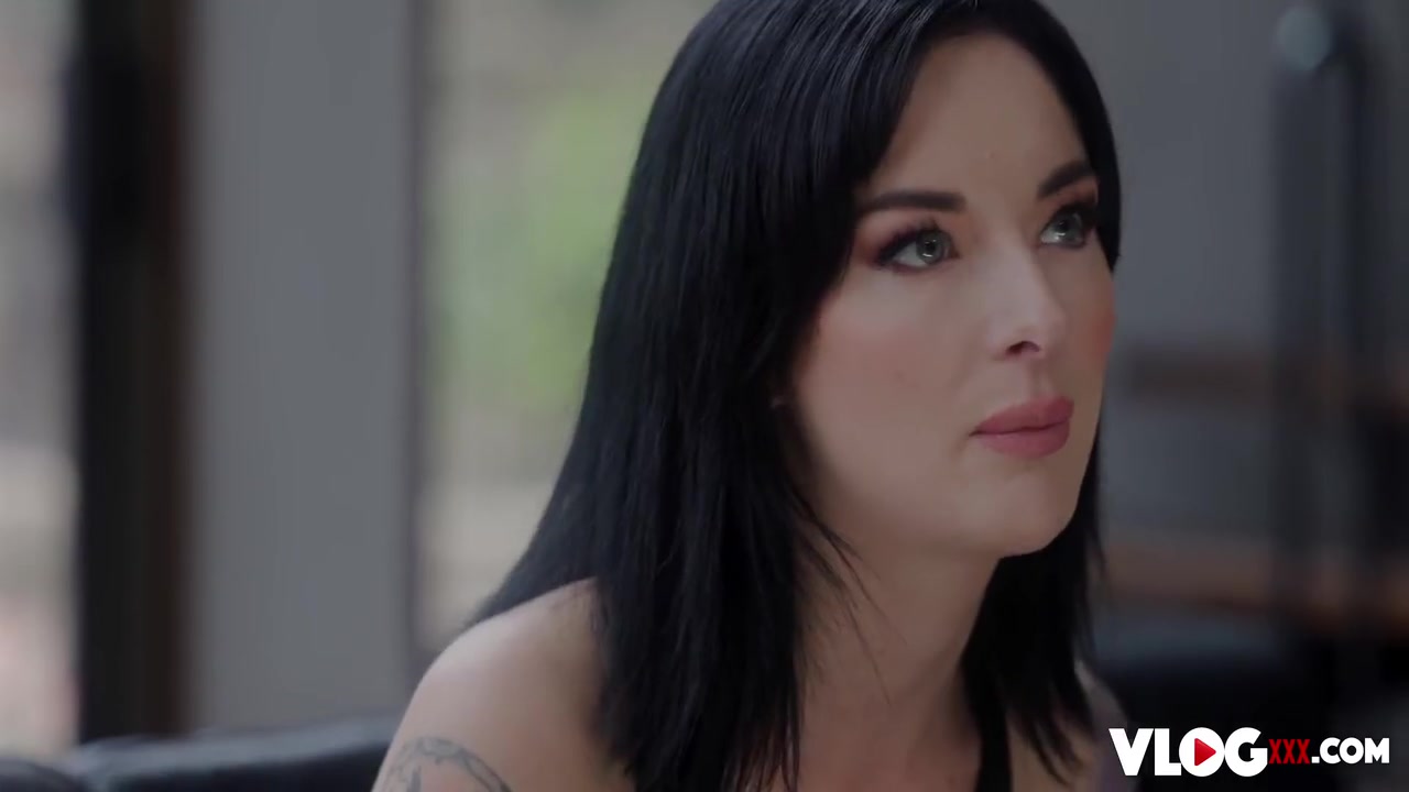 Tattooed Babe Shows Her Bts Erotic Performance - Skylar Snow And Lysagna Delray