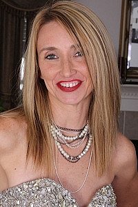 Watch Heidi Van Moore videos