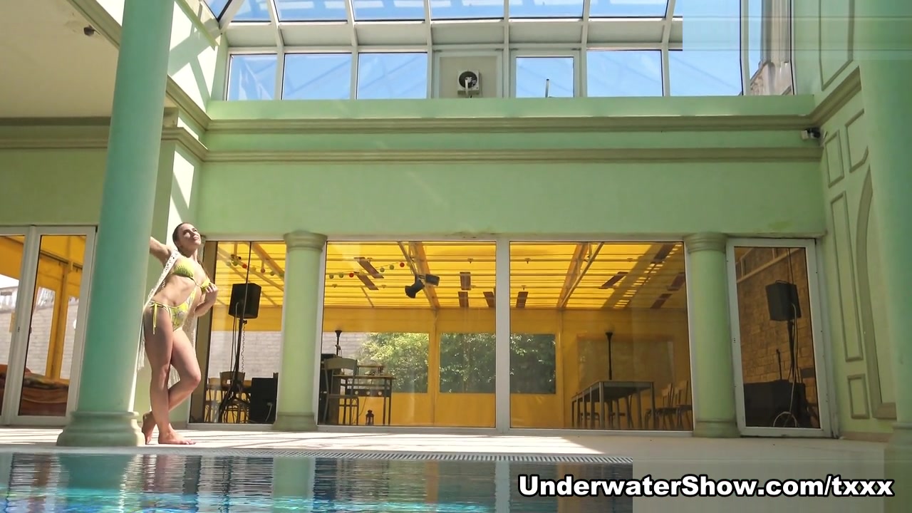 Nicole Pearl Video - UnderwaterShow