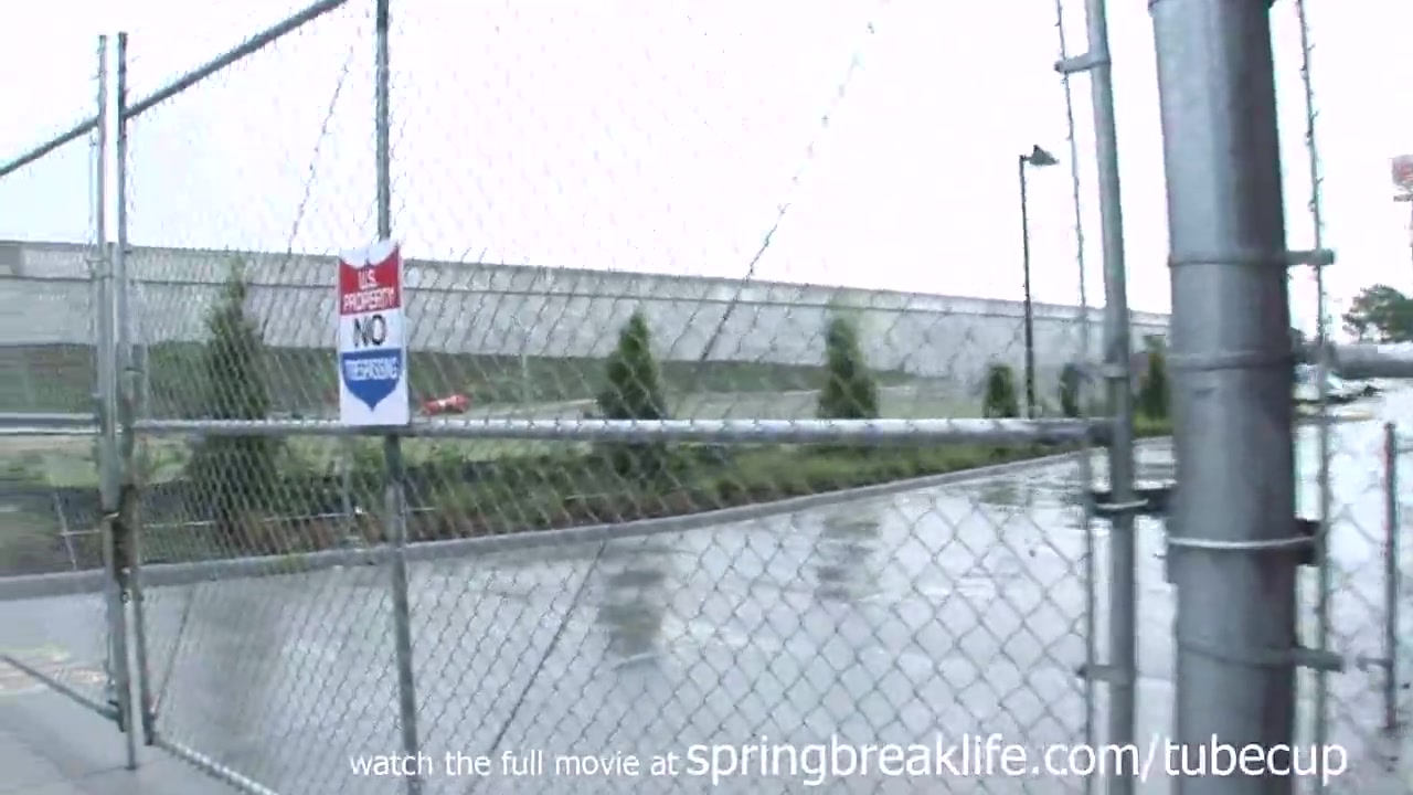 SpringBreakLife Video: Girl Flashes Around Town