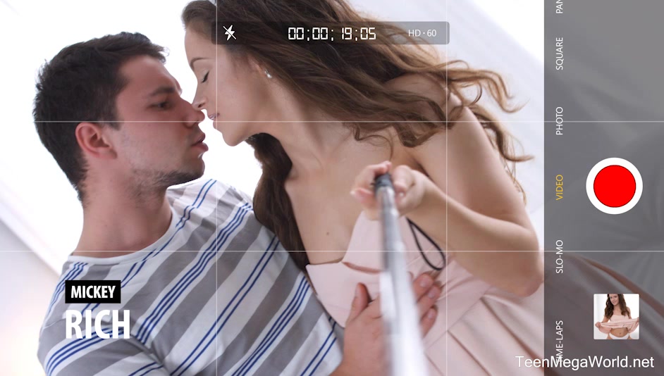 making selfies with cum on face - AnalBeauty