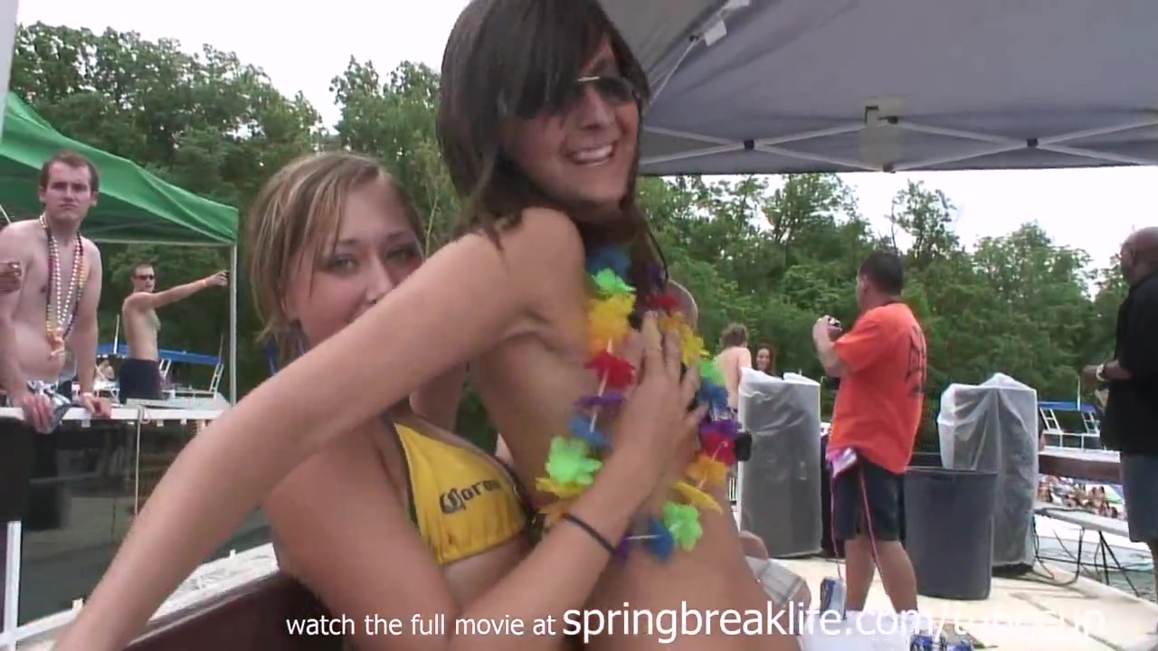 SpringBreakLife Video: Party Cove Chicks Pee Too