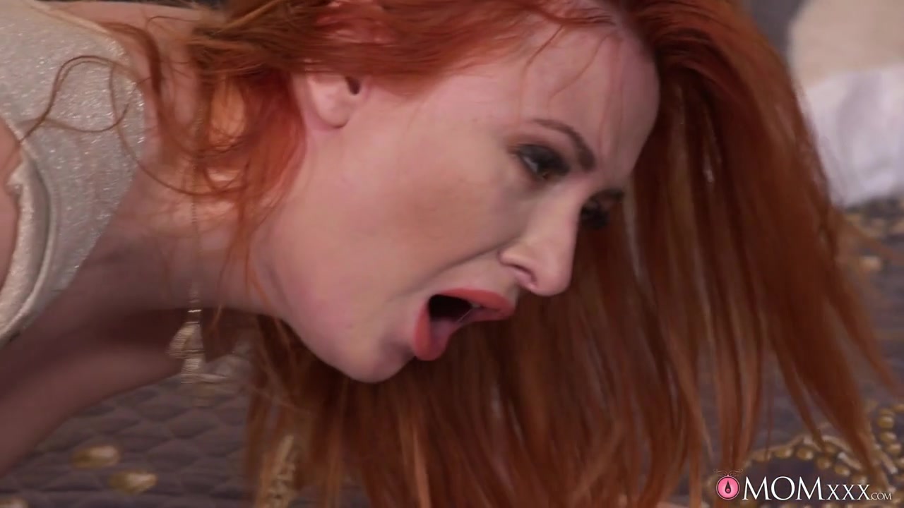 Dean Van Damme Eva Berger in Russian MILF gags on English cock - MomXxx