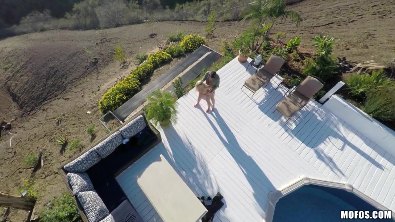 Olivia Austin in Country Riding - MofosNetwork