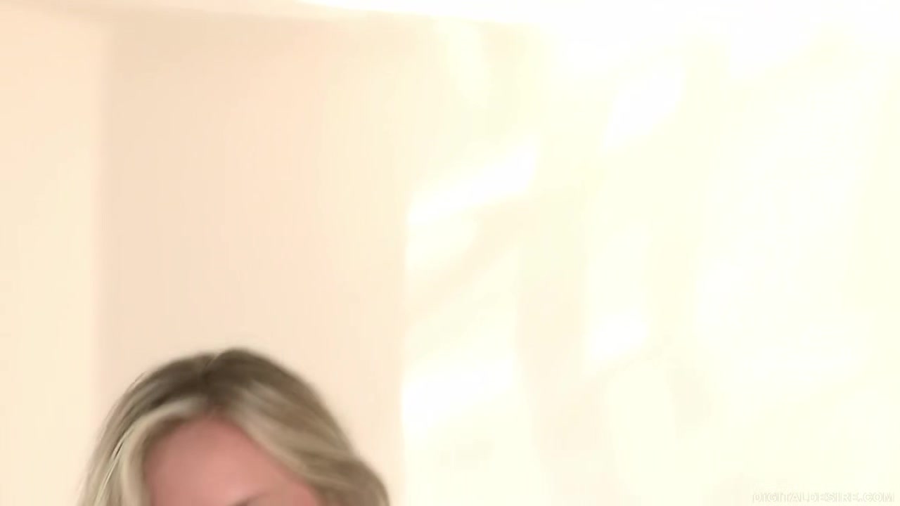 Blue Eyes Beauty with Huge Perfect Boobs - Digitaldesire