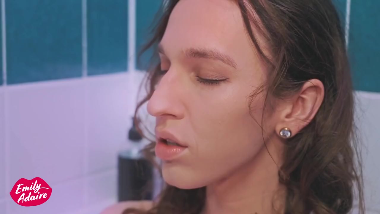 Relaxing In The Bathtub With My 19 Inch Dildo! - Emily Adaire