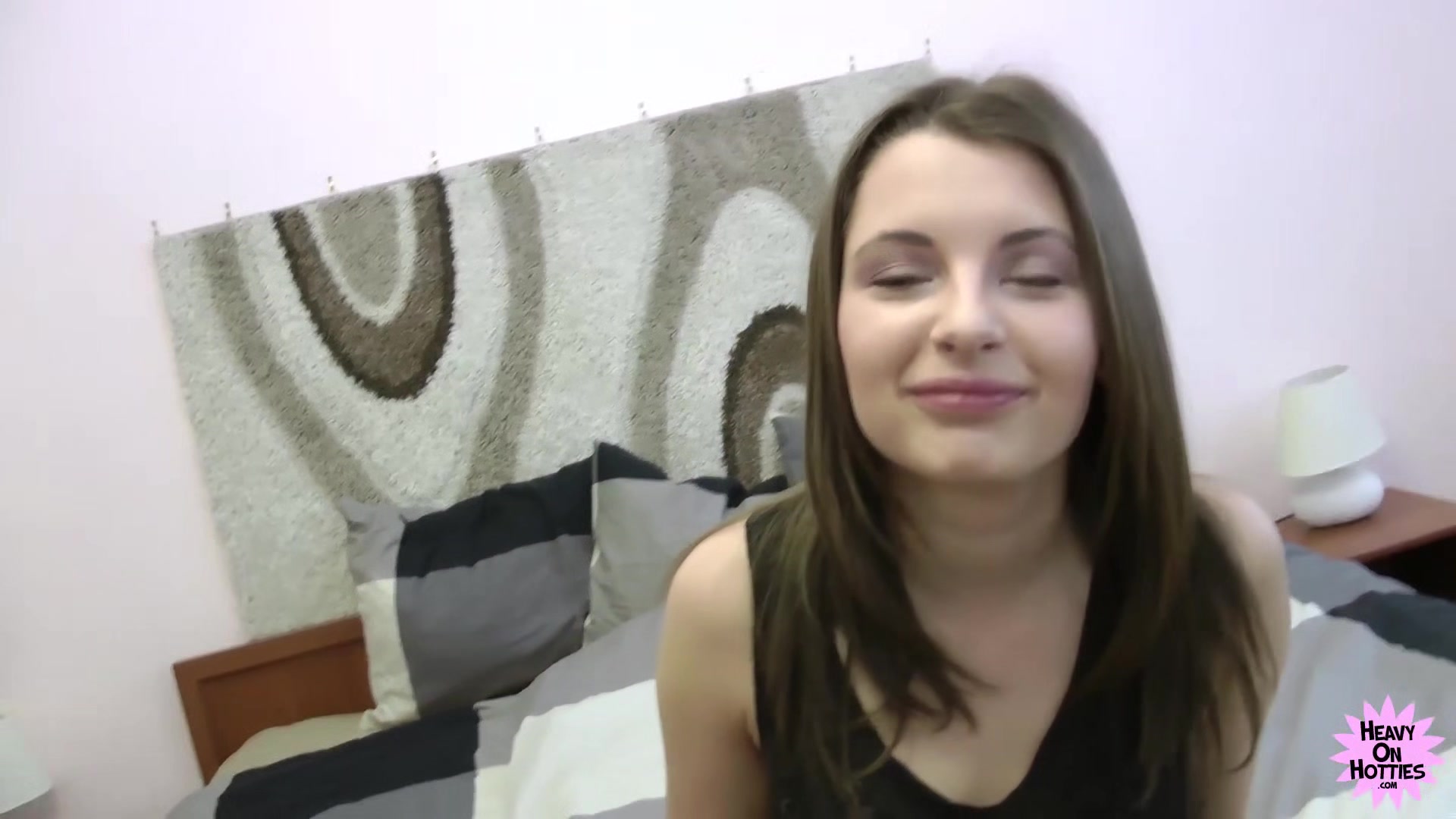 Discreet Sex With Liona - HeavyOnHotties