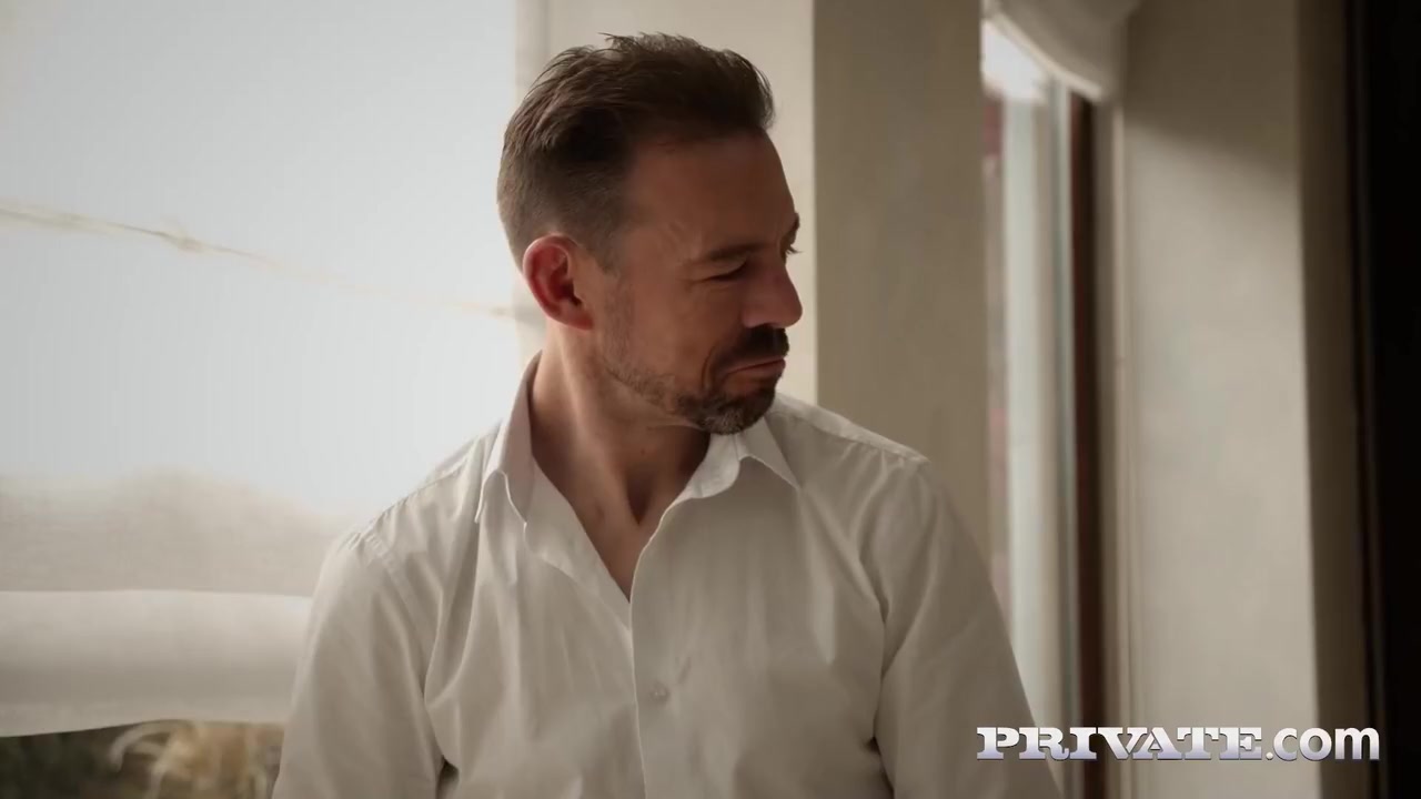 Short Haired Beauty Likes It Hardcore In The Ass! With Darcy Dark
