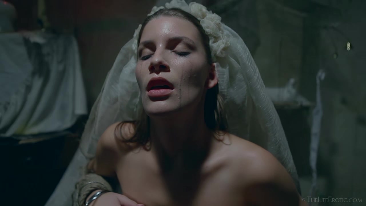 Vila 2 - Raeah - TheLifeErotic