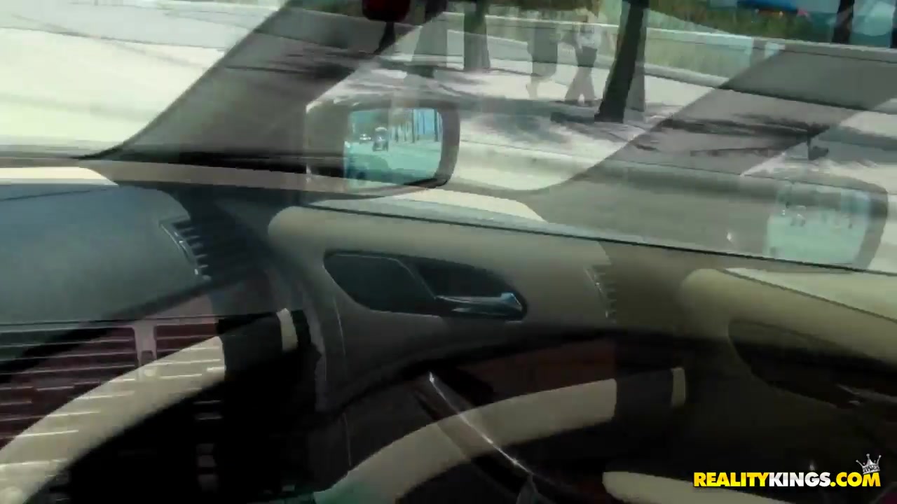 Jessica has some sex in the car with Preston