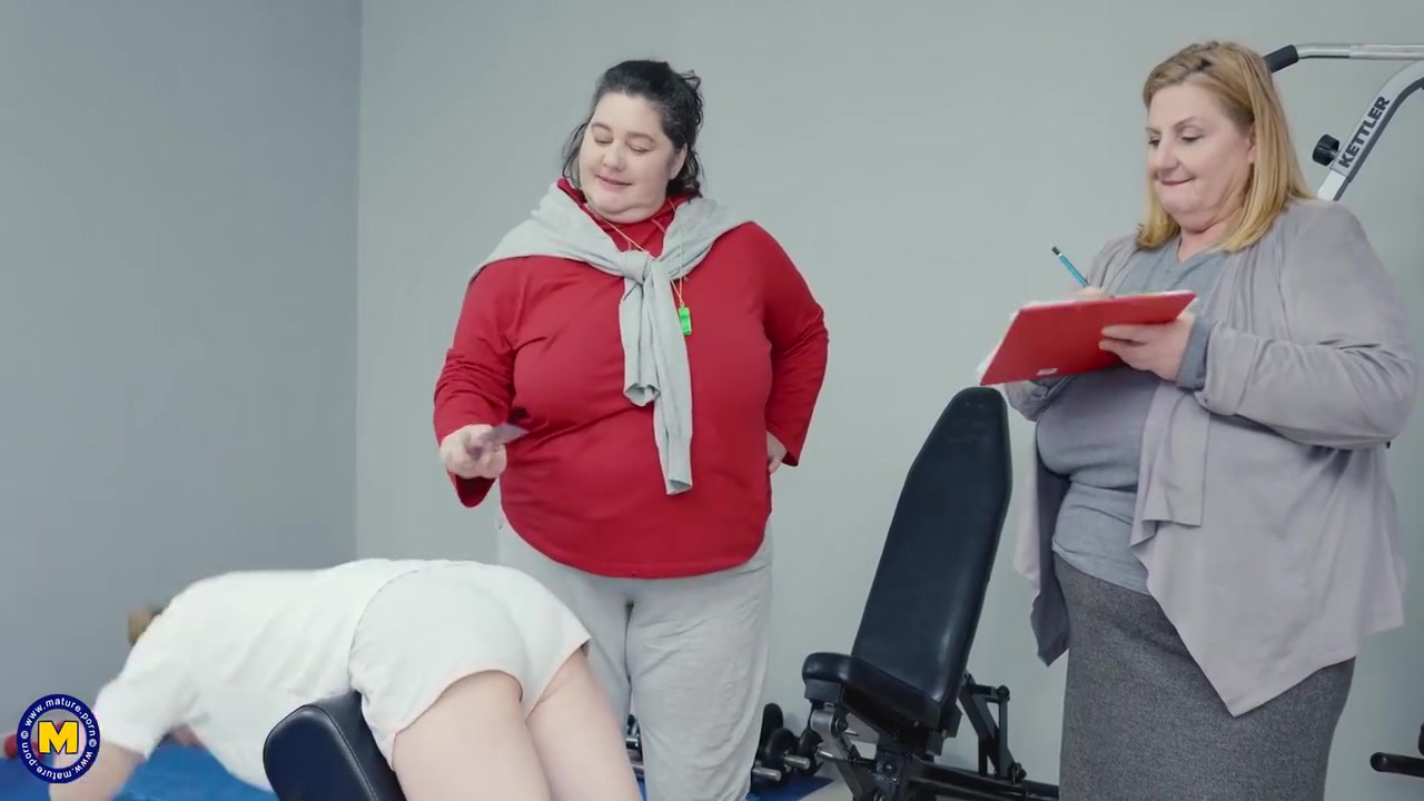 Very Big Bbw Lesbians Sharing Young Girl In Gym
