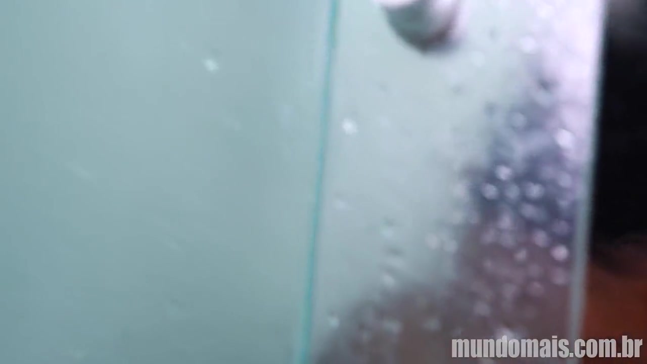 Casal Gay Faz Ensaio Fotografico E Depois E Flagrado No Banho E Fodendo Pelo Fotografo. 5 Min