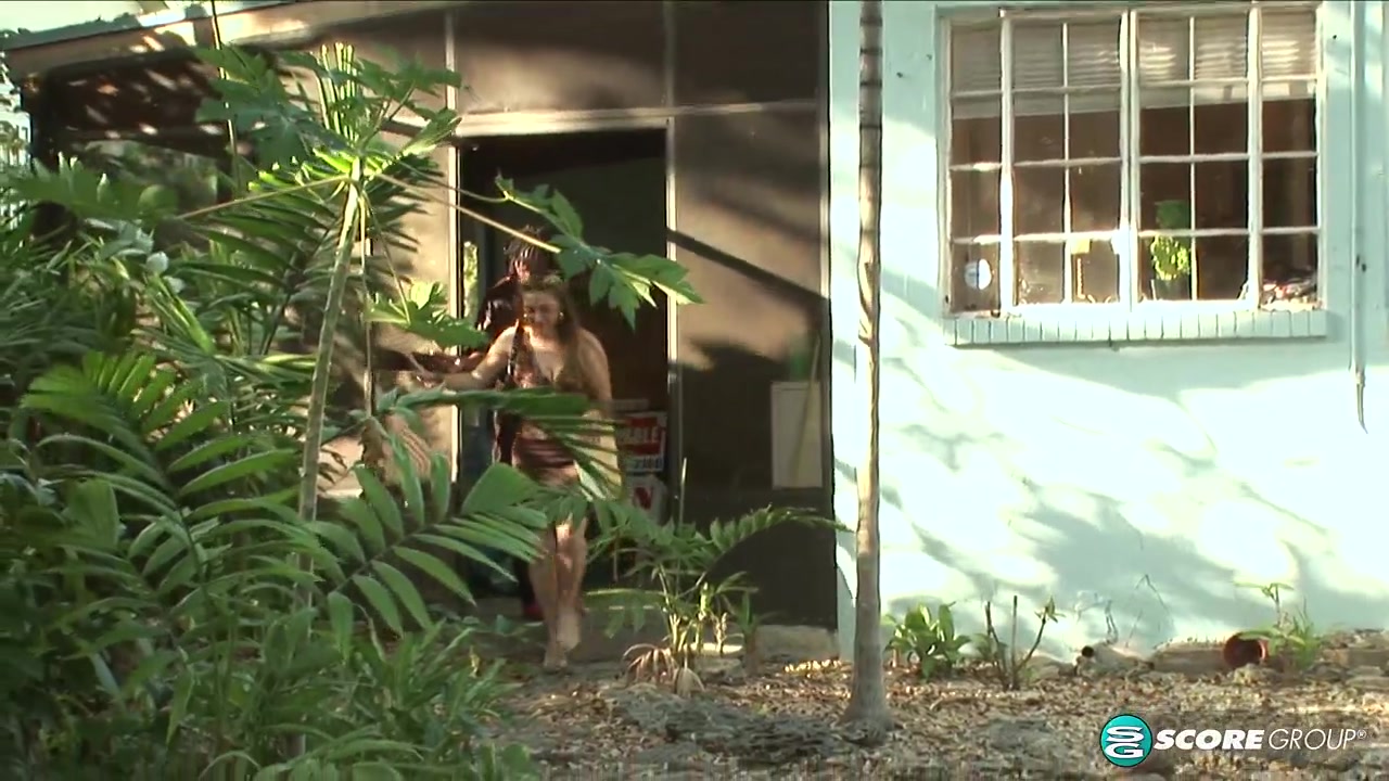 April McKenzie's Backyard Bangeroo - ScoreVideos