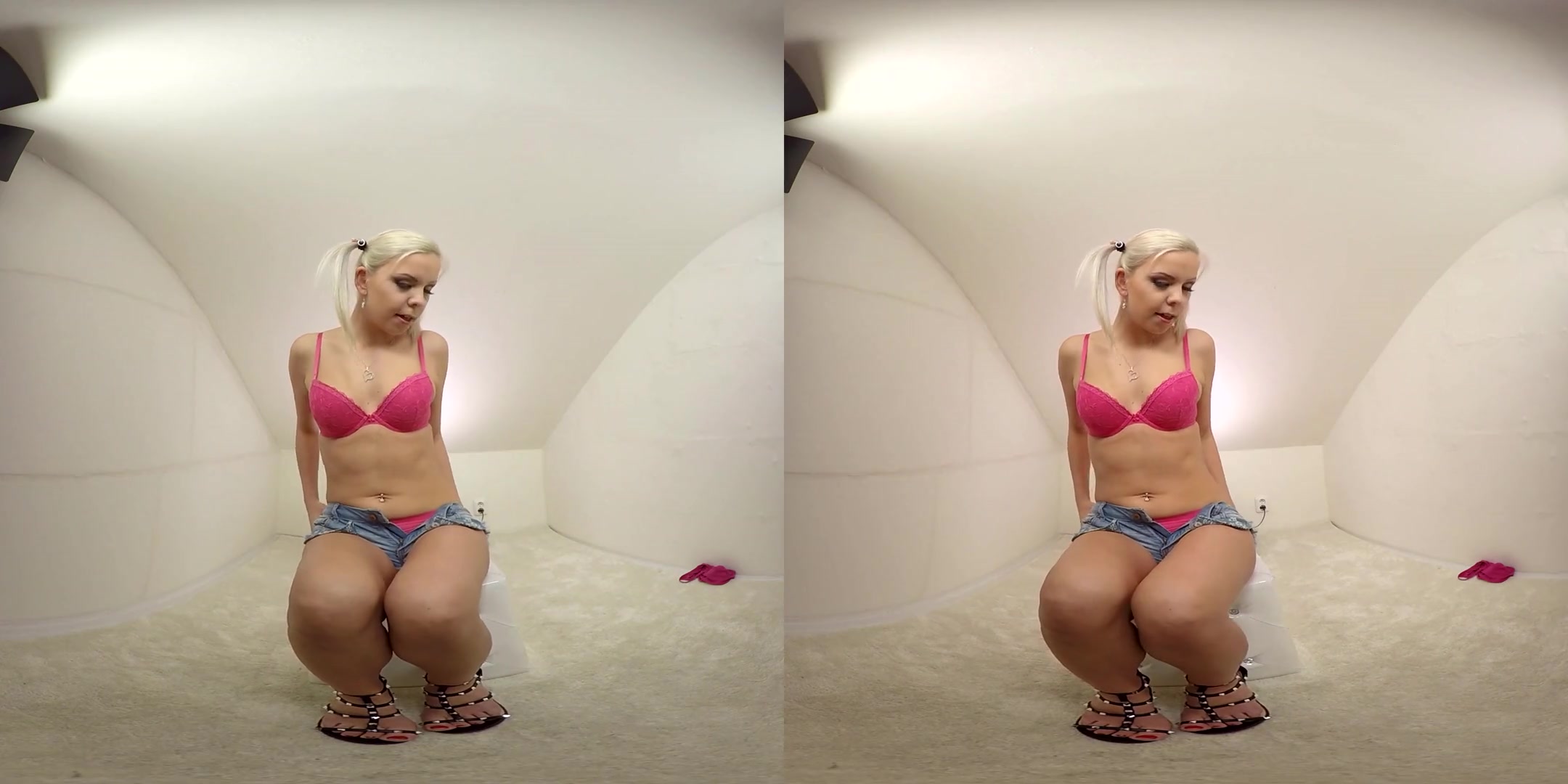 Julia Parker in Cute Julie Parker Cums Hard - BravoModelsMedia