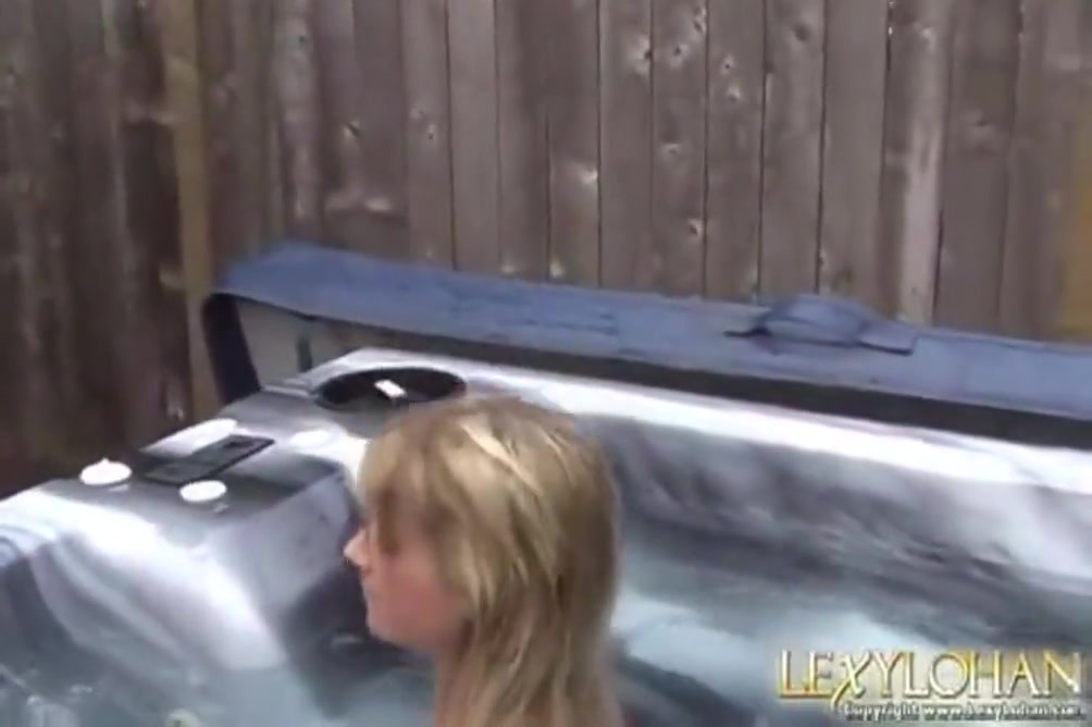 Lexy Lohan In Jacuzzi Showing Her Perfect Body On Jacuzzi