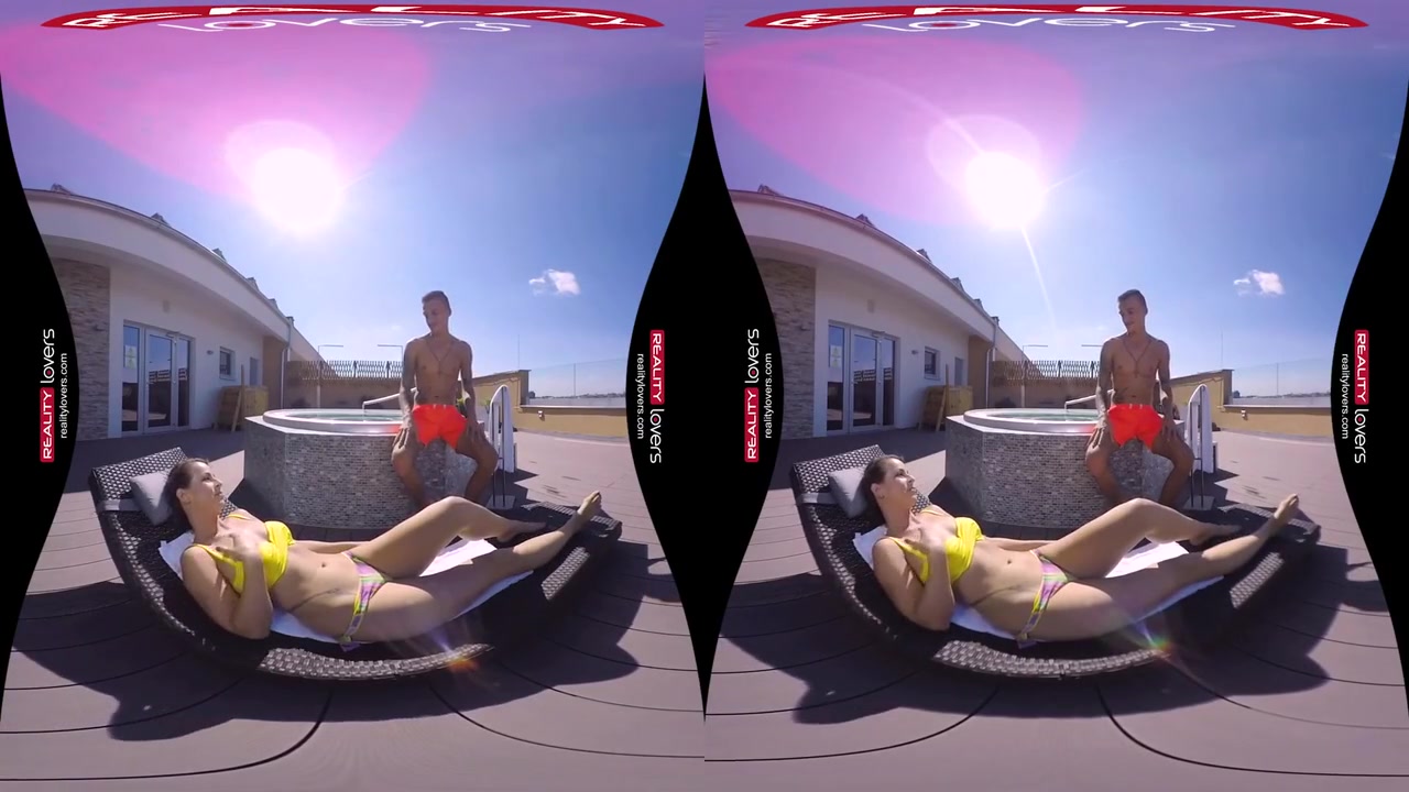 Carolines Hot Vr Outdoor Jacuzzi - Caroline Ardolino