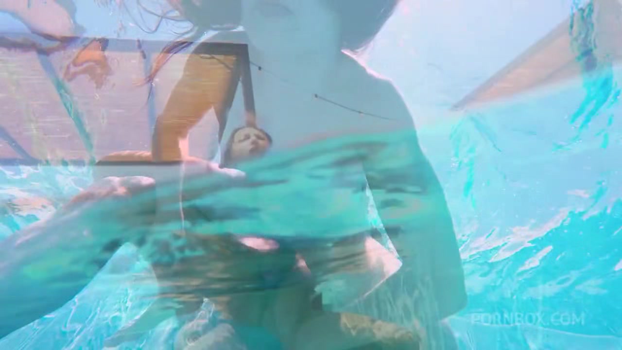 Taliamint Learning How To Suck Fuck Underwater