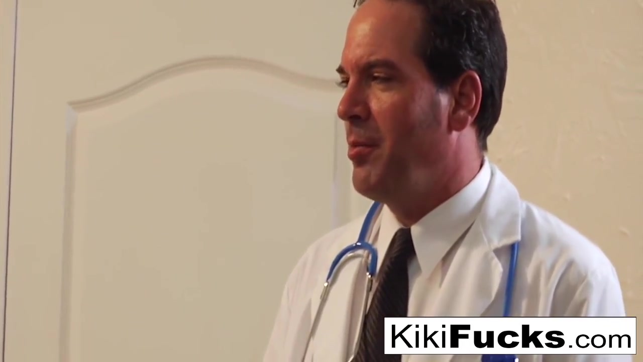 Four Women Peg And A. Their Creepy Gynecologist 7 Min With Kiki Daire