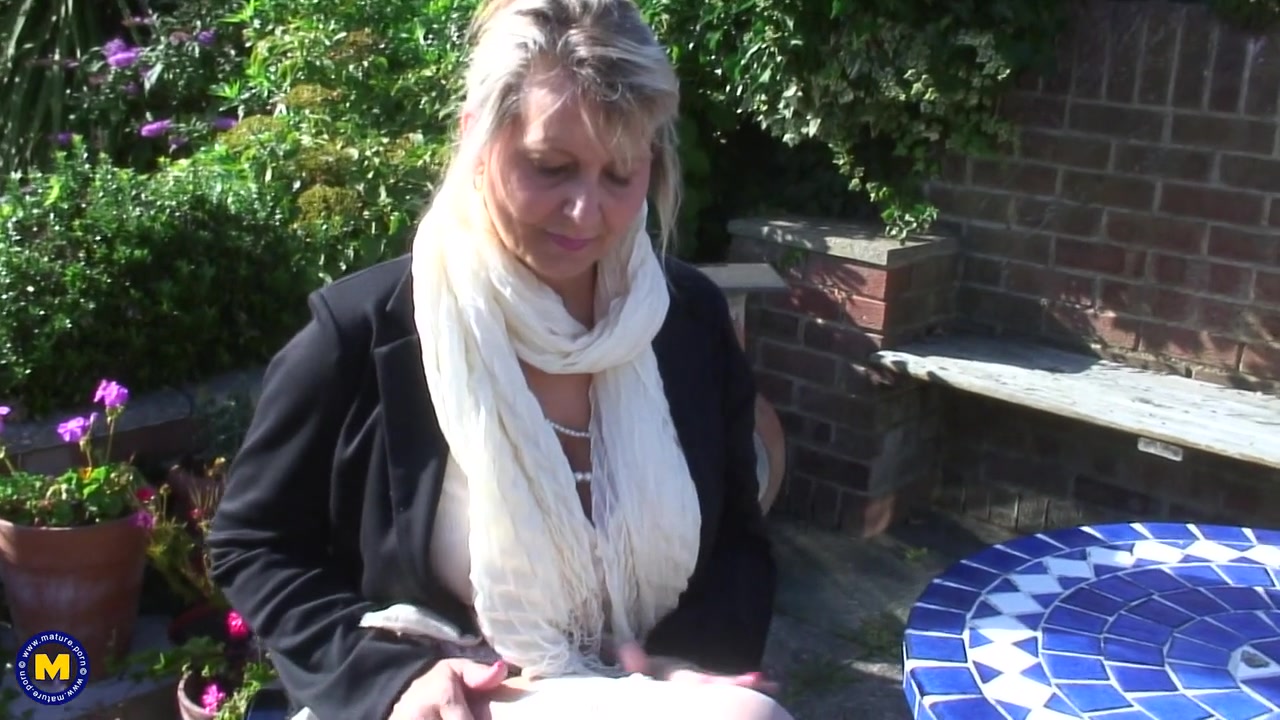 Big Breasted British Housewife Shows Her Natural Boobs And Curves In Garden And Plays With Her Pussy - MatureNL