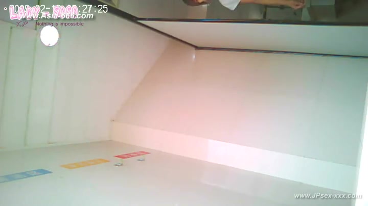 chinese girls go to toilet.32