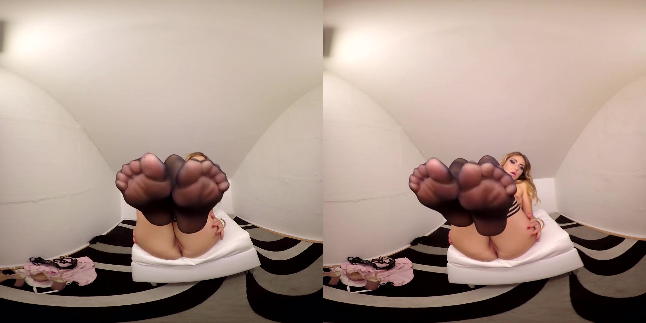 Victoria Puppy in 102 - Victoria Puppy - BravoModelsMedia