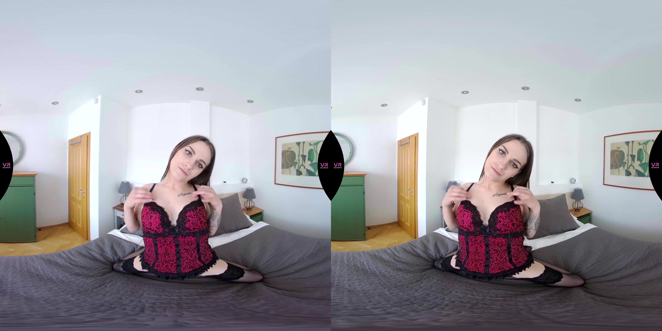 Sexy teen 18+ In Her Bed Pleasuring Herself With A Dildo