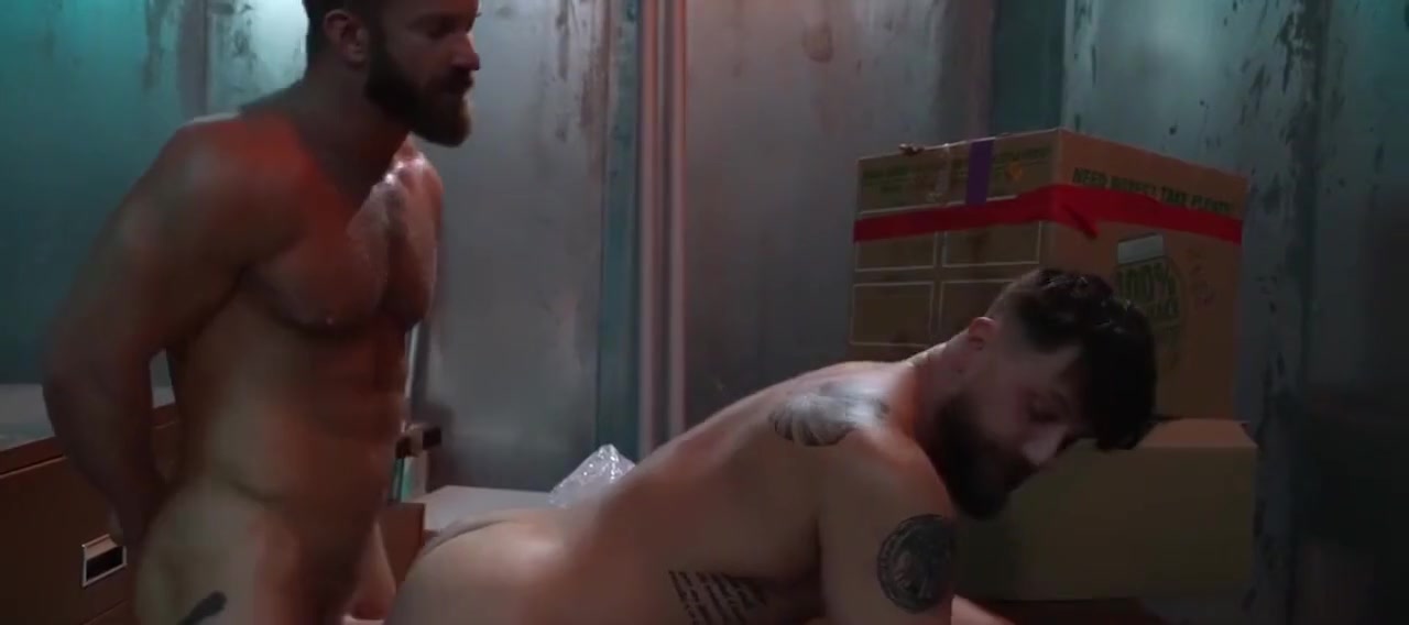 Heath Halo, Bruce Jones And Twink Daddy In Muscular Stepdaddy And Pervert Twink Bareback In Warehouse